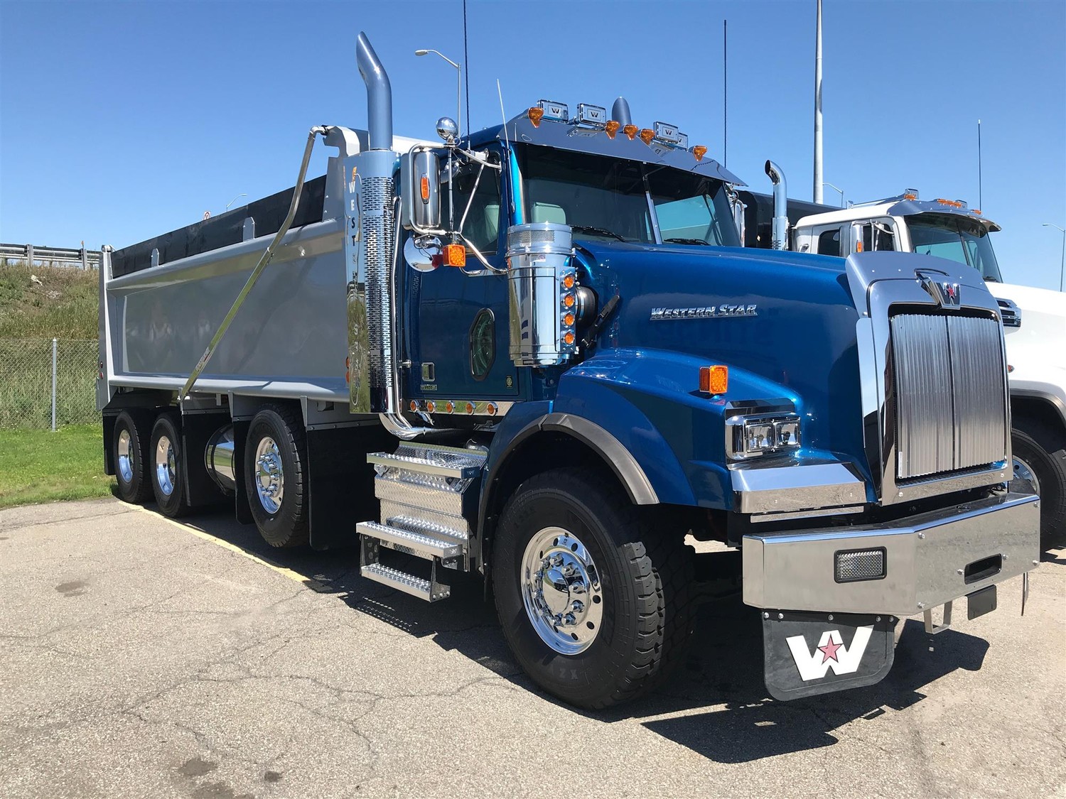 Brand New 2020 Western Star 4900 MM0617 - Dump Truck (Blue) - Antrim
